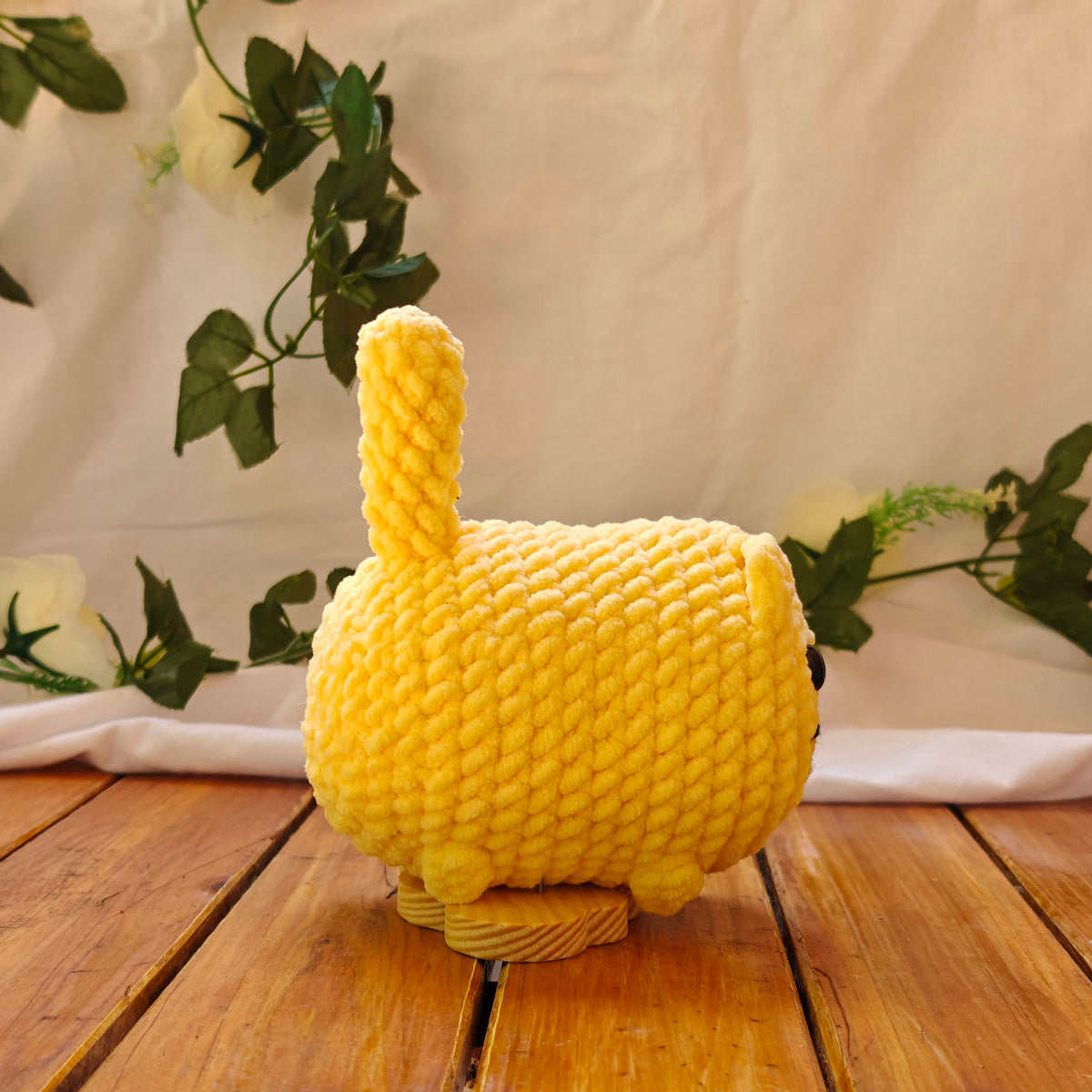 Medium Crochet Cat with Upright Tail (Multiple Colors Available)