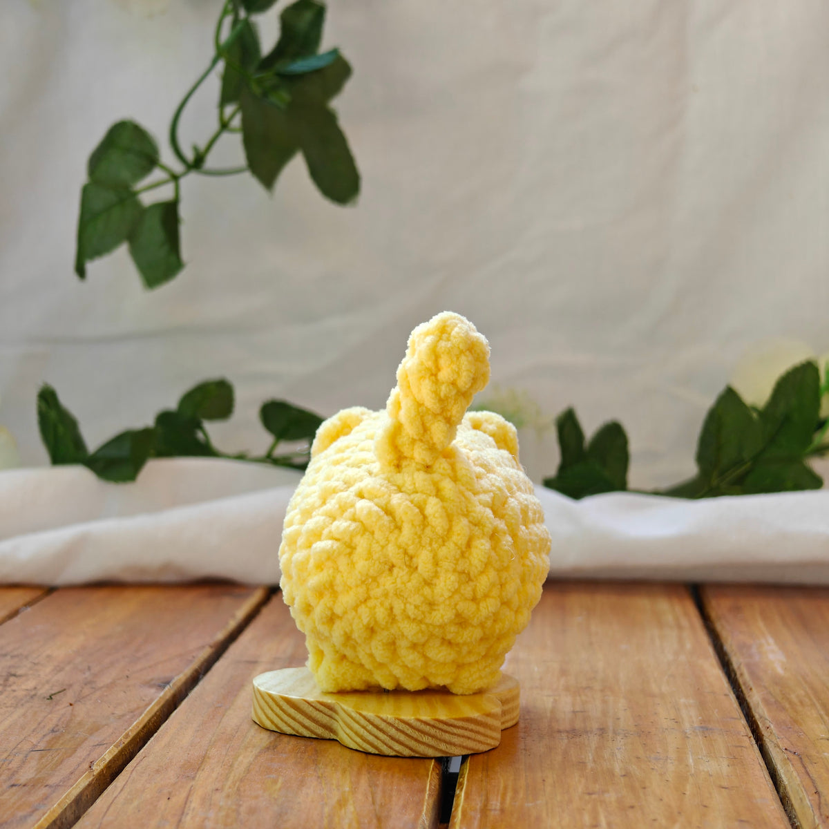 Small Crochet Cat with Upright Tail (Multiple Colors Available)